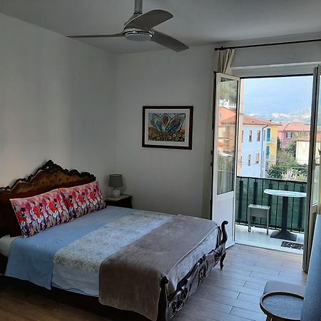 Retro' Beb Bed & Breakfast La Spezia Bilik gambar